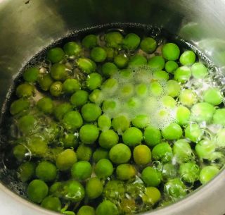 Boil the peas