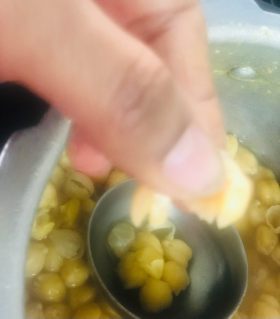 punjabi-chole-(chickpea)-masala-recipe-step-2(3)