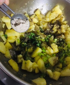 potato-fry-for-fasting(vrat-wale-aloo)-step-2(12,1)