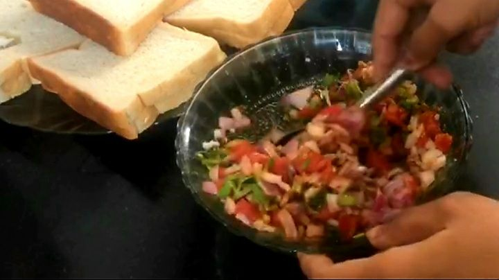 sandwich-recipe-onion-tomato-toast